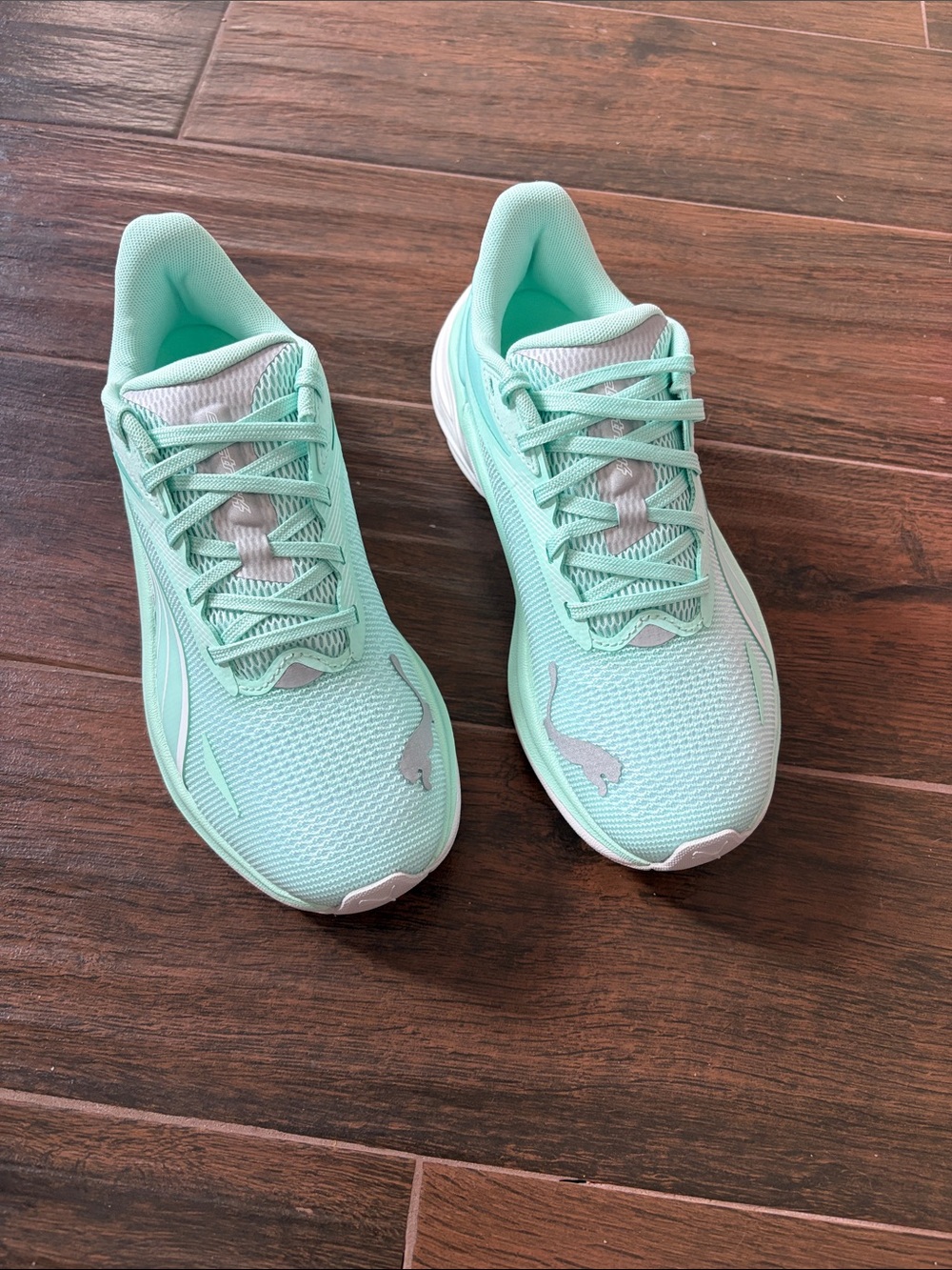 PUMA Women’s Lightweight Electrify Nitro 4 Mint Sneakers size 6.5